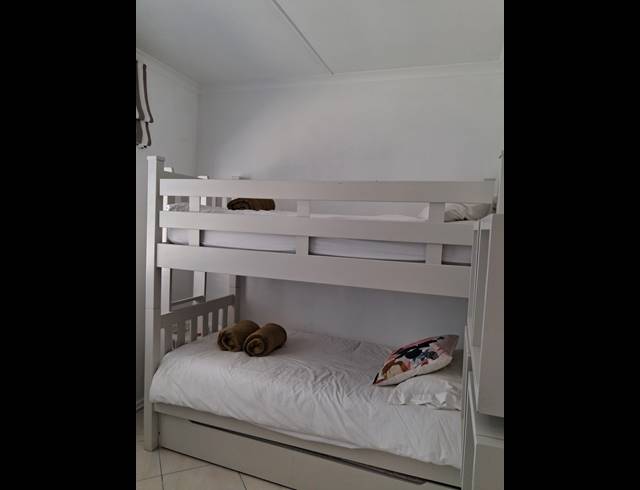 4 BEDROOM FREEHOLD TO LET IN KLEINMOND CENTRAL